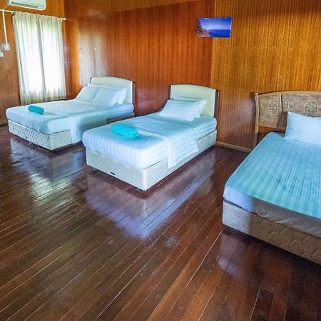 Benarat Lodge Mulu Buitenkant foto