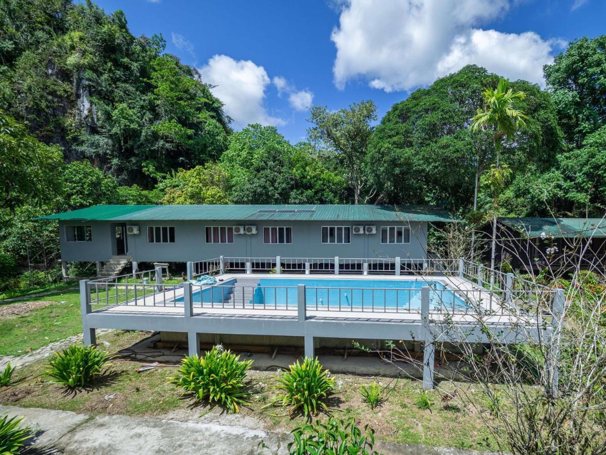 Benarat Lodge Mulu Buitenkant foto