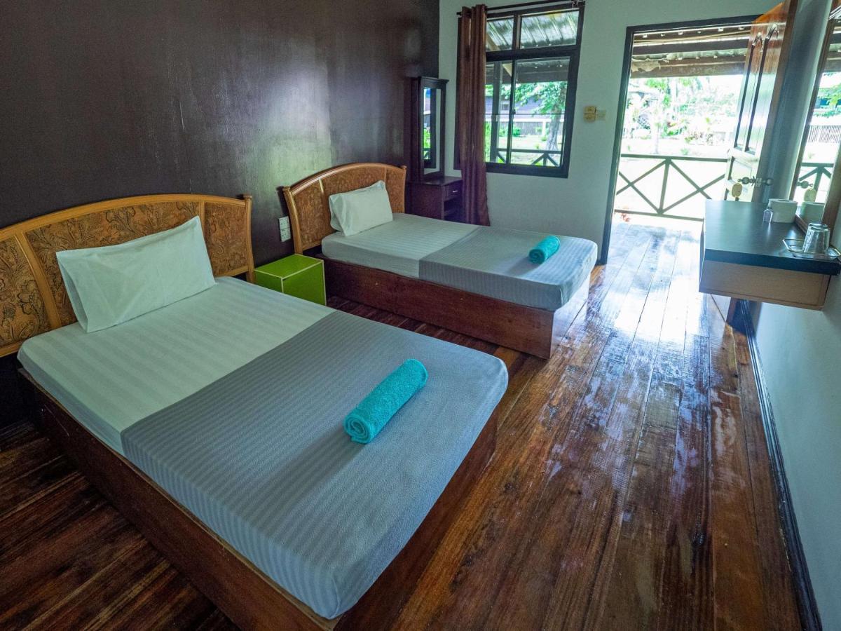 Benarat Lodge Mulu Buitenkant foto