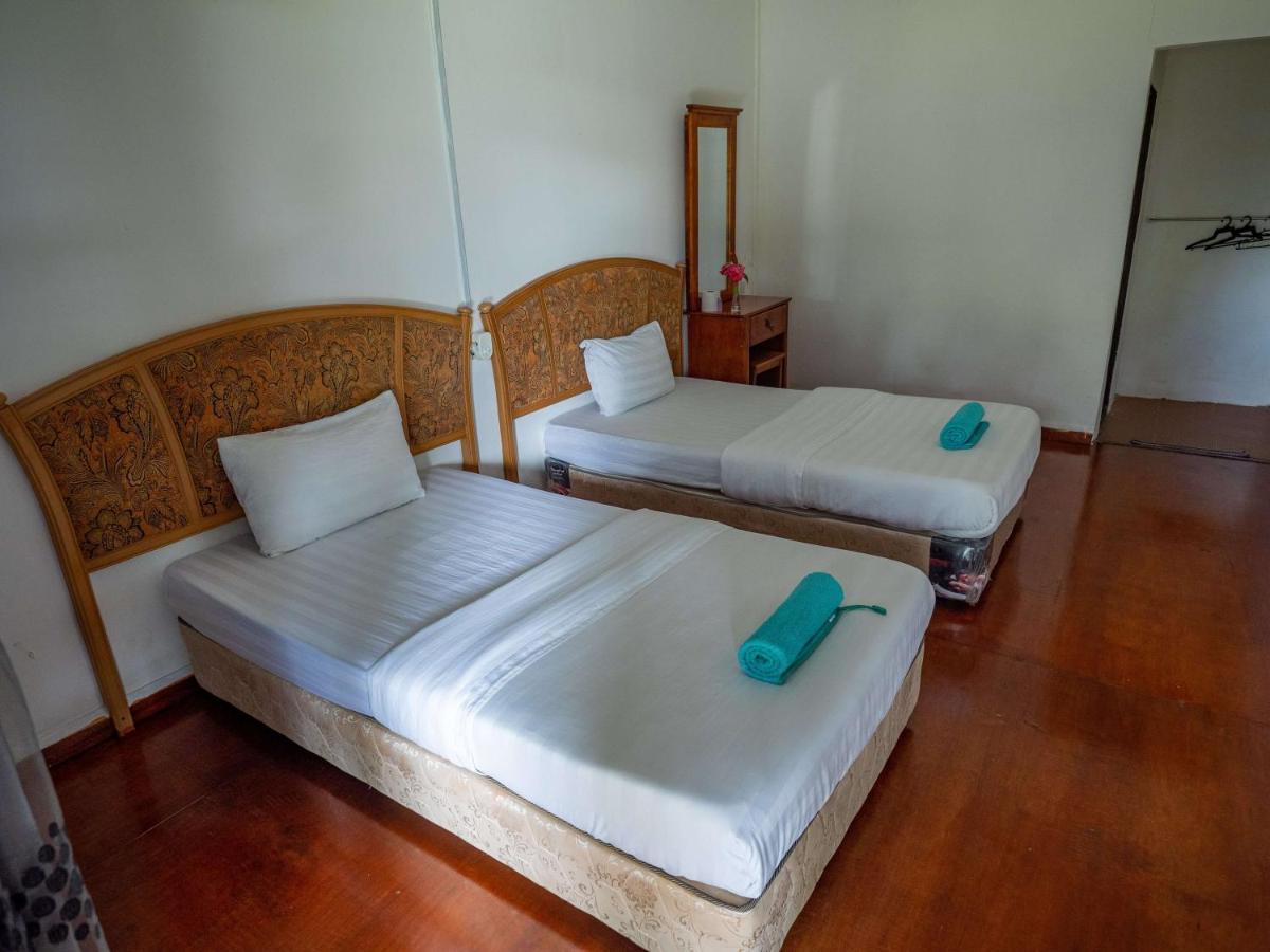 Benarat Lodge Mulu Buitenkant foto
