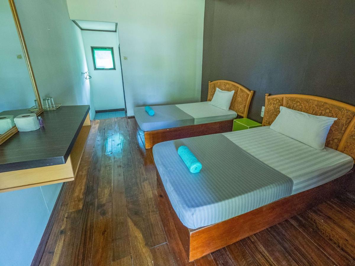 Benarat Lodge Mulu Buitenkant foto