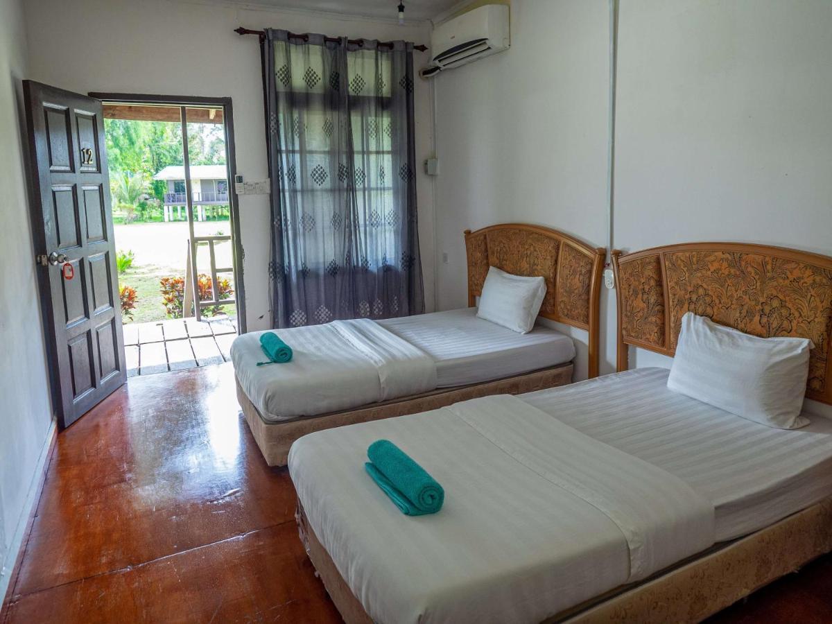 Benarat Lodge Mulu Buitenkant foto