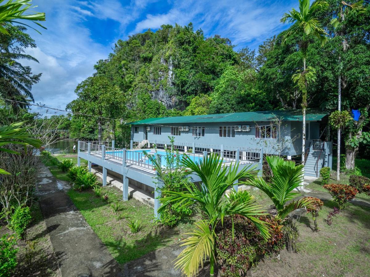 Benarat Lodge Mulu Buitenkant foto