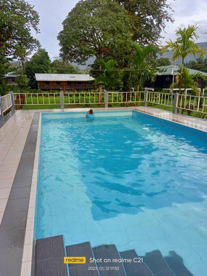 Benarat Lodge Mulu Buitenkant foto