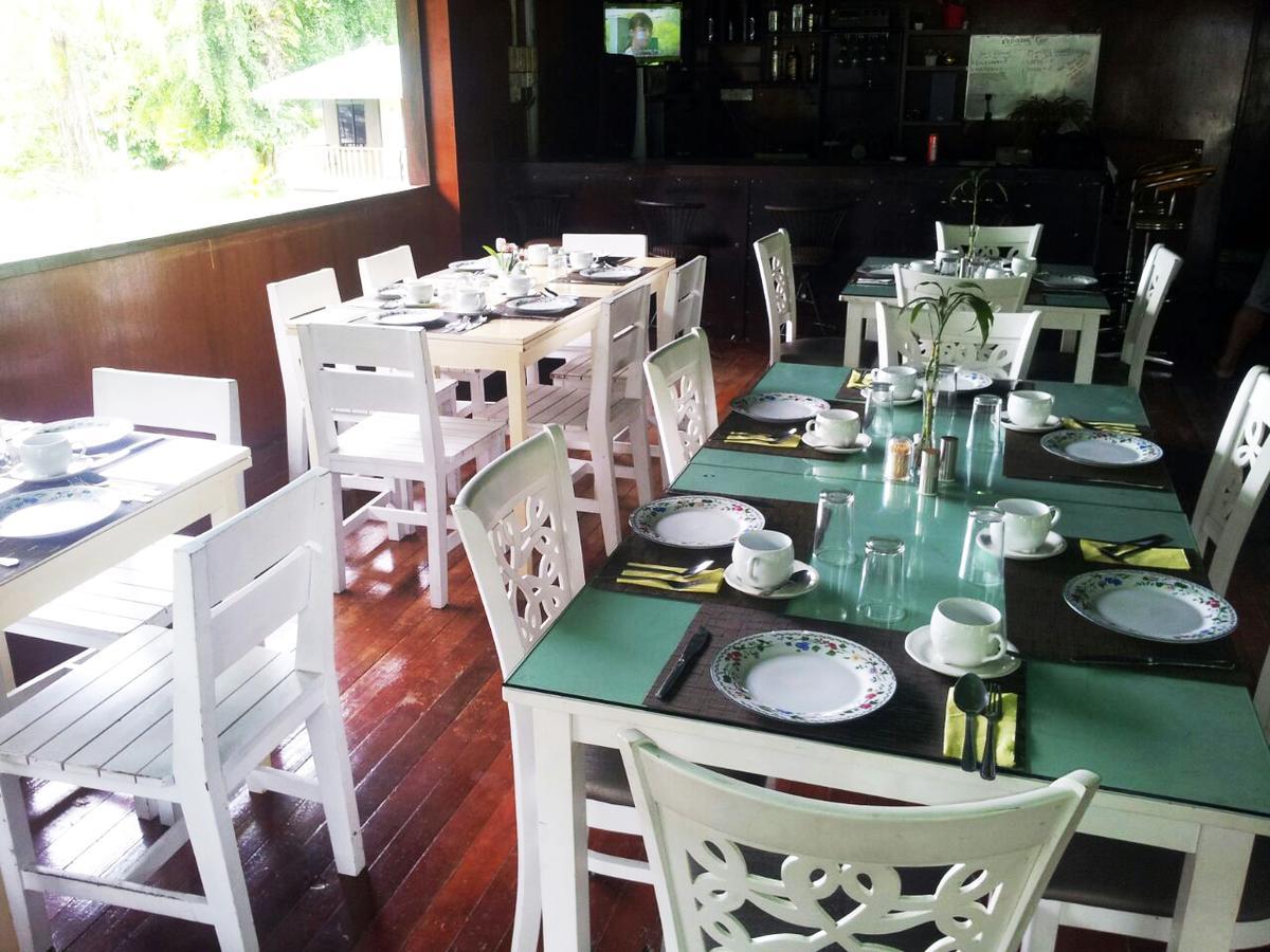 Benarat Lodge Mulu Buitenkant foto