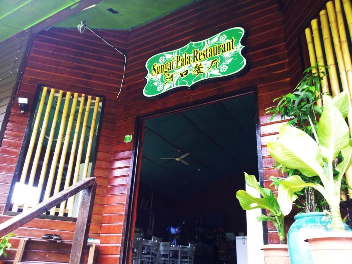 Benarat Lodge Mulu Buitenkant foto