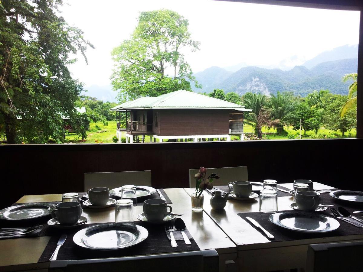 Benarat Lodge Mulu Buitenkant foto