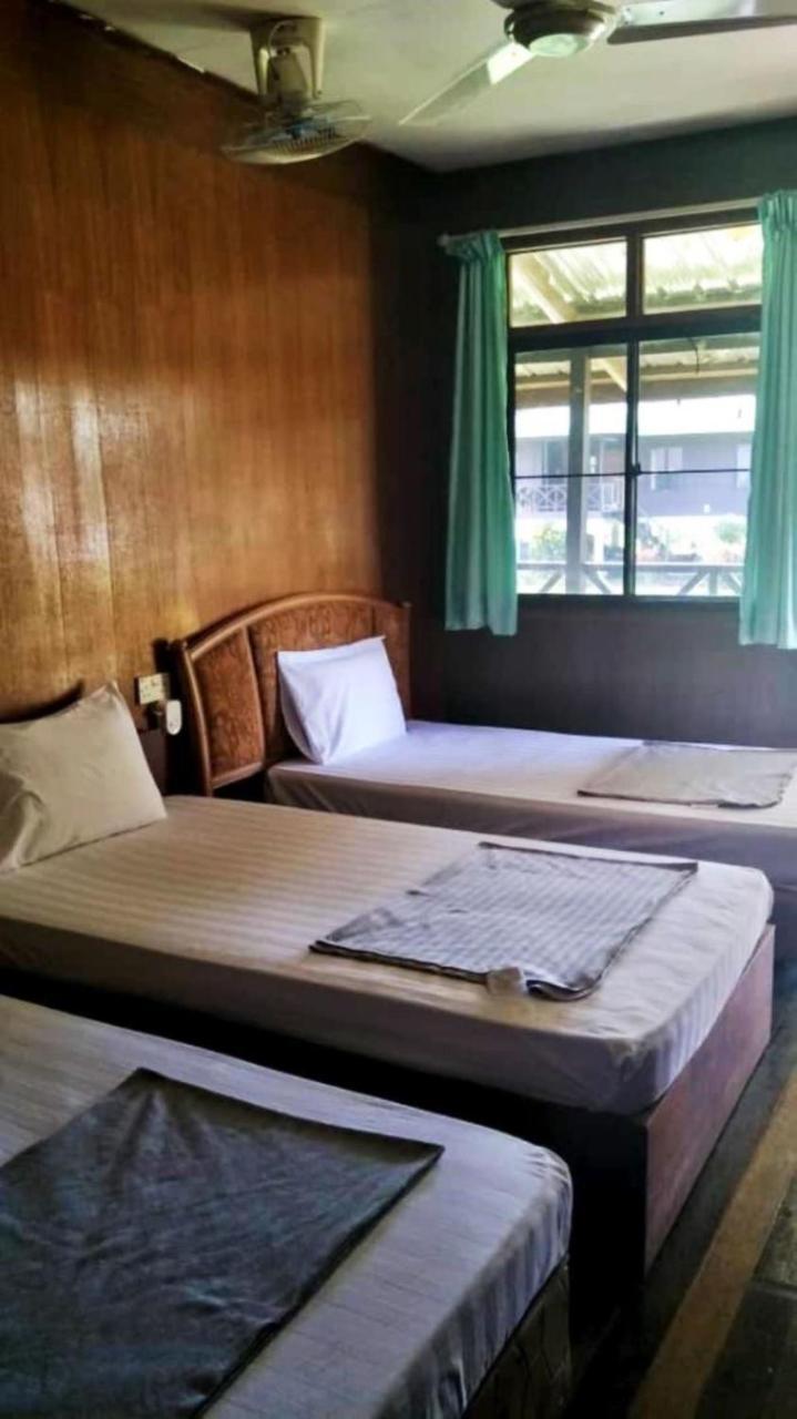 Benarat Lodge Mulu Buitenkant foto
