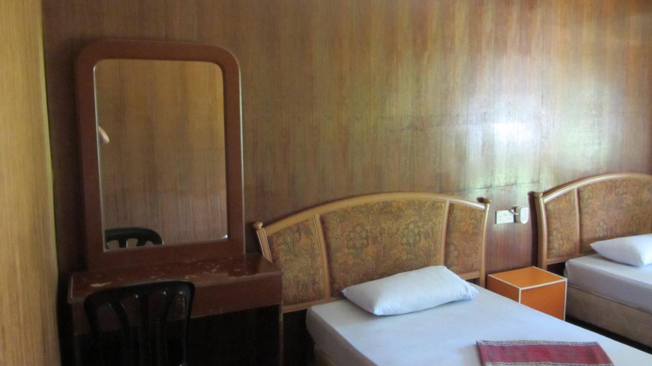 Benarat Lodge Mulu Buitenkant foto